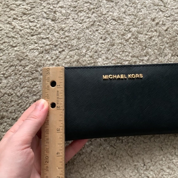 Michael Kors black saffiano leather wallet - Picture 2 of 4